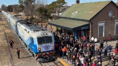 Comienza a funcionar el nuevo servicio de tren de Pilar a Mendoza