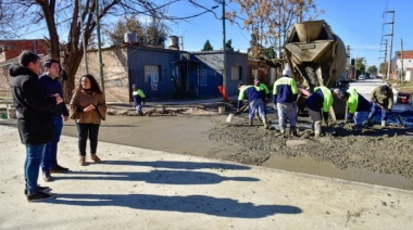 Nardini visitó la obra de la calle Alfredo Palacios en Grand Bourg