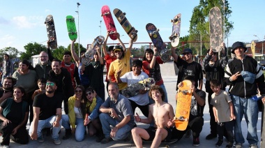 El Municipio de Morón inauguró una nueva pista de skate en la Plaza San Juan