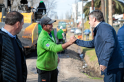 El asfalto avanza en Agustoni para seguir transformando cada barrio
