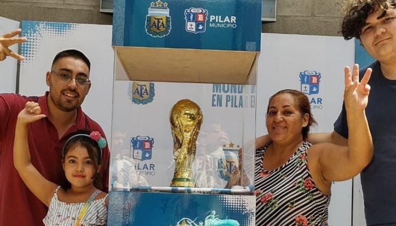 La Copa del mundo presente en el Club Municipal Diego Armando Maradona de Lagomarsino