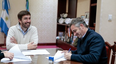Achával impulsa la articulación entre municipios y firmó un convenio con Ustarroz en Mercedes