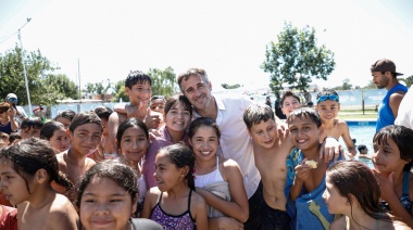 Achával junto a Sileoni acompañó a los chicos de las Escuelas de Verano