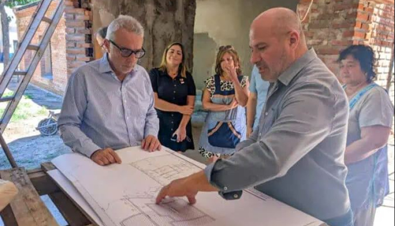 Julio Zamora supervisó los trabajos de ampliación en el Jardín de Infantes N°935 de Troncos del Talar