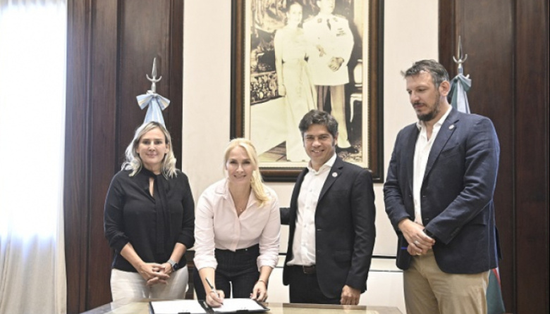 Kicillof y Cuattromo firmaron convenios de asistencia financiera con municipios bonaerenses