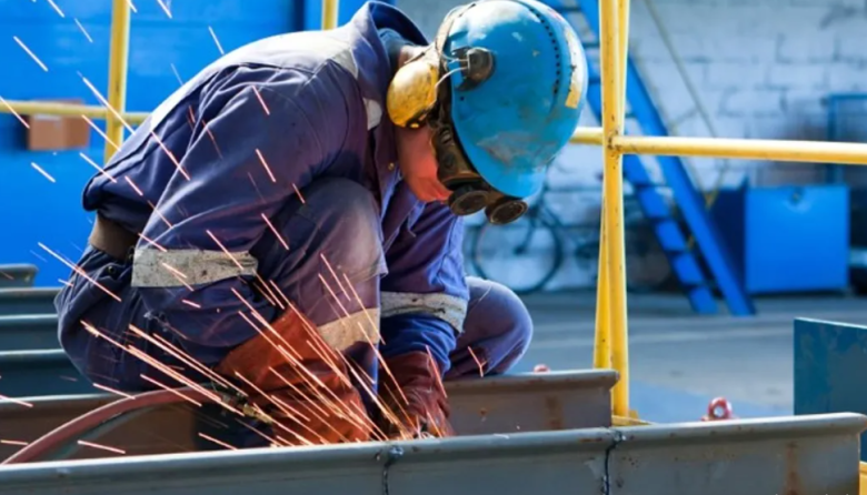 La actividad económica cayó 2,6% en febrero, mayor retroceso mensual desde diciembre de 2023