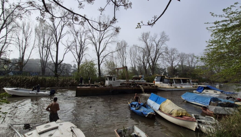 San Isidro retiró una draga varada desde 2016 y avanza en la reconexión con la costa