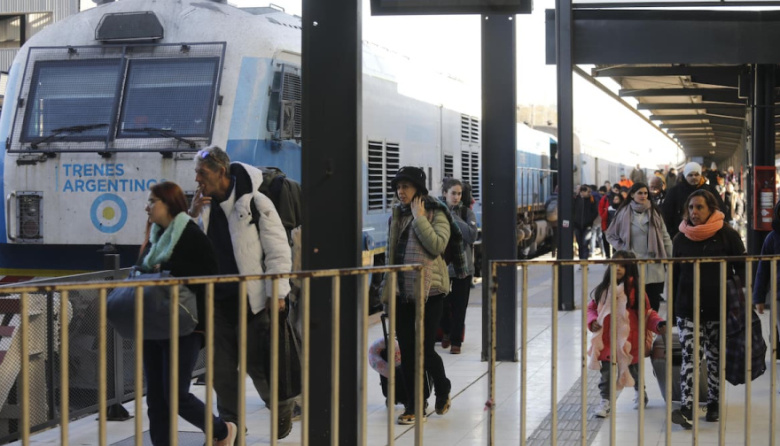 Demoras en el Mitre, el Roca y el Sarmiento: qué pasa con los trenes del AMBA
