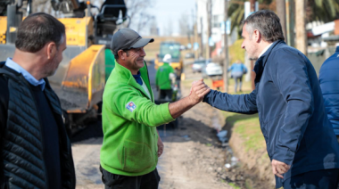 El asfalto avanza en Agustoni para seguir transformando cada barrio
