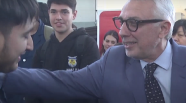 Julio Zamora acompañó la entrega de un vehículo a la Escuela Técnica N° 4 junto a Ford Argentina