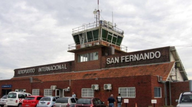 Allanan el aeropuerto de San Fernando por el vuelo de Adorni a Punta del Este