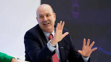 Sturzenegger cargó contra los colegios inmobiliarios y anticipó una reforma para desregular el sector