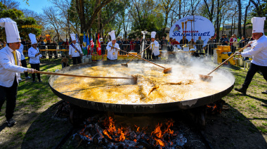 Boulogne festeja su aniversario con un omelette gigante y entrada gratuita