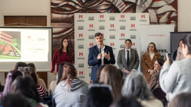 Morón presentó un acuerdo con Uber para sumar conductoras a la plataforma