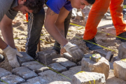 Realizan trabajos en San Isidro para preservar el adoquinado del casco histórico