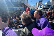 Milei suspendió su caravana en Lomas de Zamora entre manifestantes y abucheos