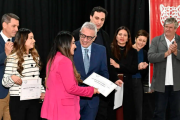 Julio Zamora entregó diplomas a residentes, jefes de residentes y coordinadores docentes egresados del sistema de salud del Municipio de Tigre