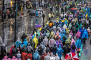 Bajo la lluvia, miles de fieles iniciaron la 52ª Peregrinación Juvenil a Luján
