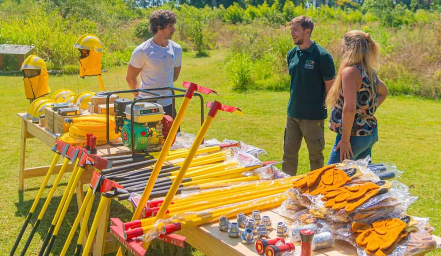 San Fernando asistió a los Bomberos de Chubut con una donación de equipamiento operativo