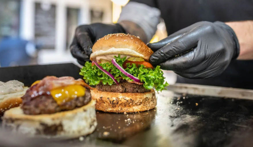 Vicente López se llena de hamburguesas: 2x1, descuentos y shows en VL Burger