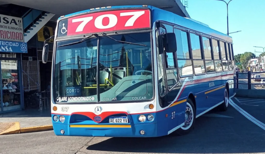 Secuestraron casi el 40% de los colectivos de la línea 707-333 por una deuda judicializada